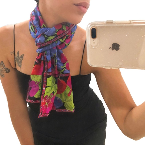 Scarf - Picture 1 of 2